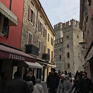 aurora-sirmione-appartamenti.it-lombardy.com/